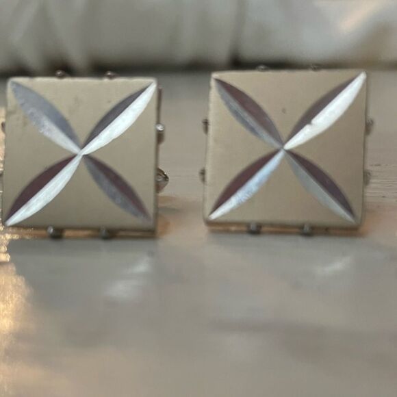 Vintage Mid-century 1950s Swank gold w/silver Atomic pattern square cuff links - Picture 3 of 12